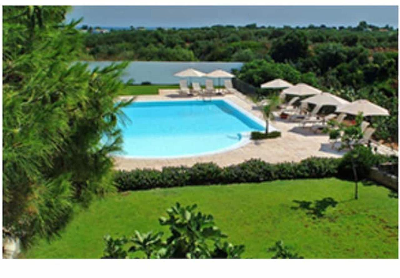 Room In Bb - Stunning Quadruple Room In Ancient Masseria Near The Sea In A Quiet Olive Trees Ostuni Exterior photo